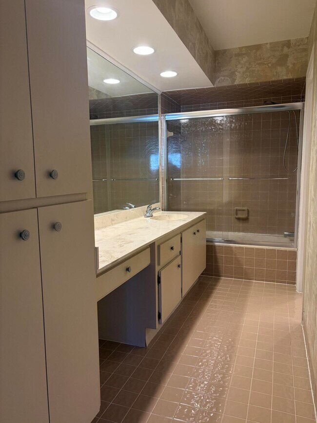 Building Photo - 21435 Campo Allegro Dr