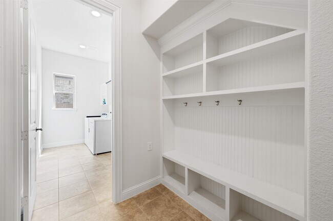 Building Photo - 6007 Marsh Lk Ct