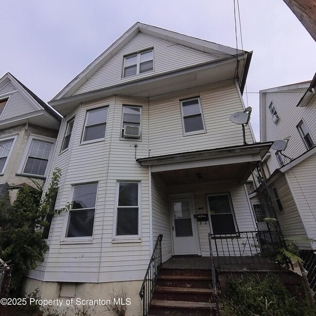 Primary Photo - 447 Orchard St
