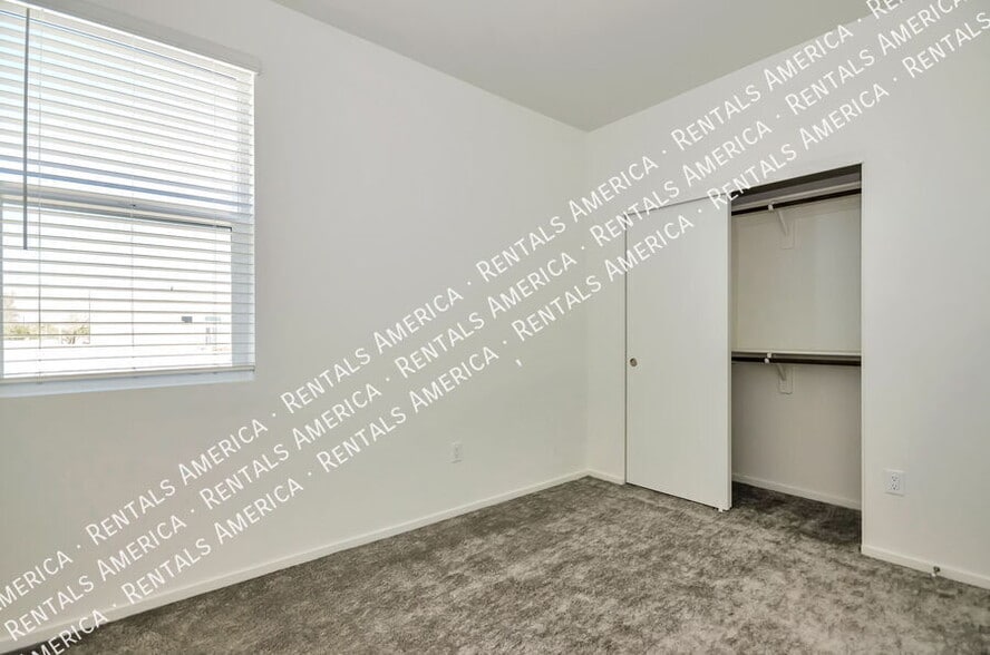 Building Photo - 1840 S Math Quiz Dr