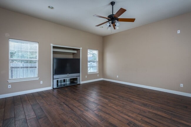 Building Photo - 100 Timber Rock Dr