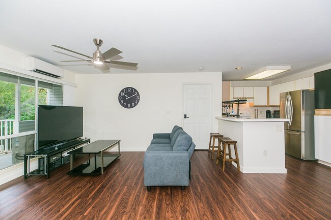 Building Photo - 95-270 Waikalani Dr. #I204
