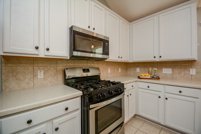 Building Photo - 24914 Oconee Dr