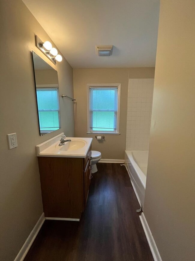 Building Photo - 2 bedrooms and 1 bathroom, in Wilmore, KY Close to Asbury!