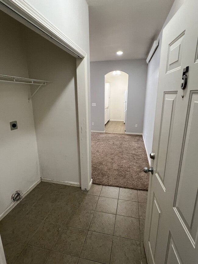 Building Photo - 1920 Monte Vista Dr