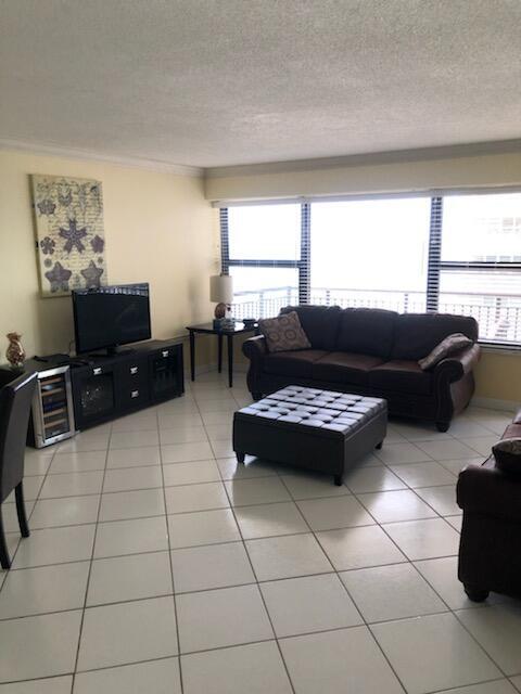 Building Photo - 3800 Galt Ocean Dr