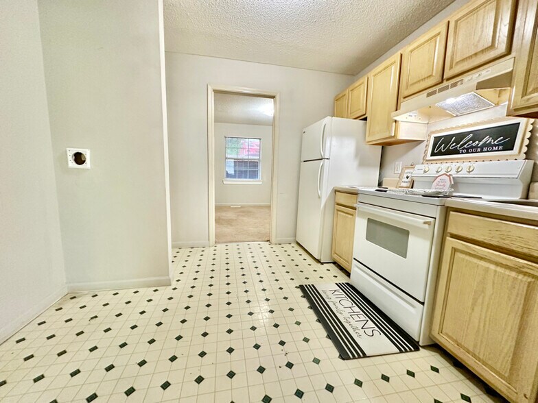 Building Photo - 102 Carter Sells Rd