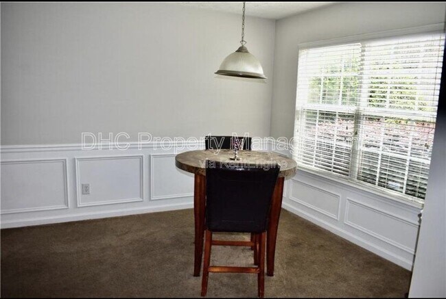 Building Photo - 2812 Vining Ridge Terrace