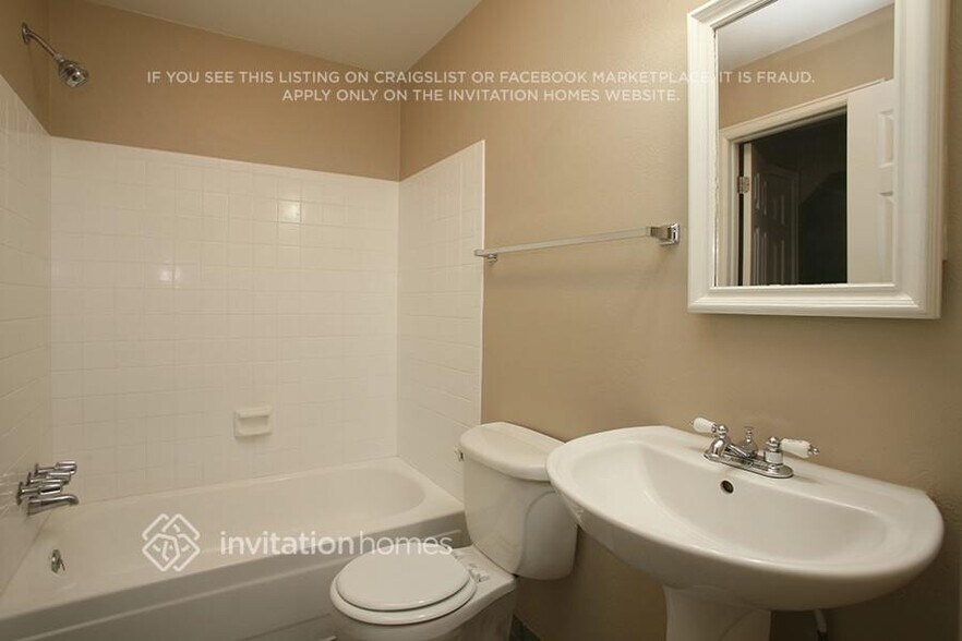 Building Photo - 17989 E Colgate Pl