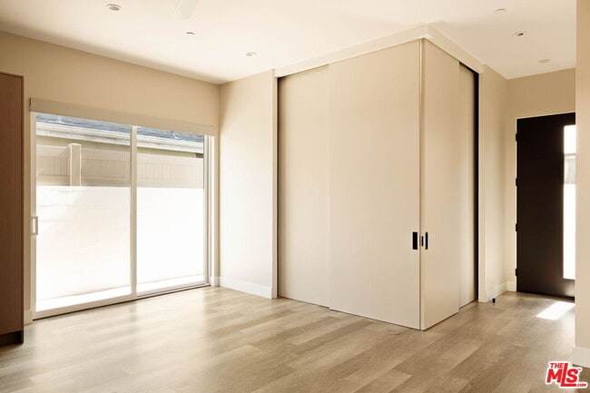 Building Photo - 2325 27th St