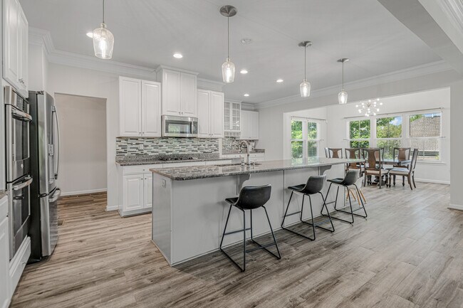 Building Photo - 16848 White Daisy Loop
