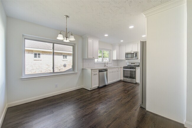 Building Photo - 11511 Brook Meadows Ln