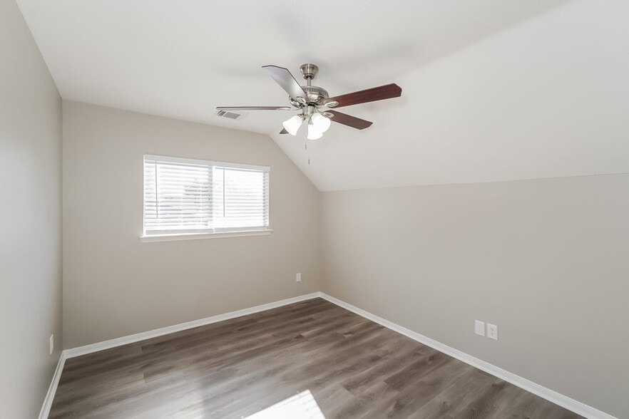 Building Photo - 20618 Oak Limb Ln