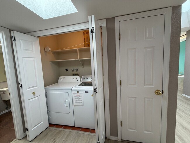 Building Photo - 2 Bedroom Single Story Home Available Near Paseo Del Norte Blvd NE & Wyoming Blvd NE!