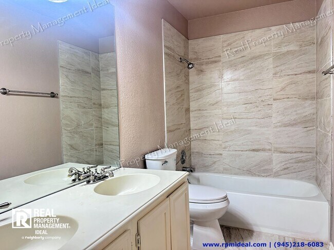 Building Photo - 8801 Vernon Ct