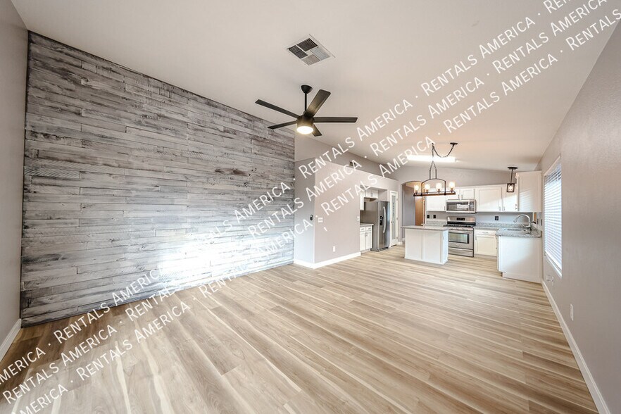 Building Photo - 133 W Muriel Dr