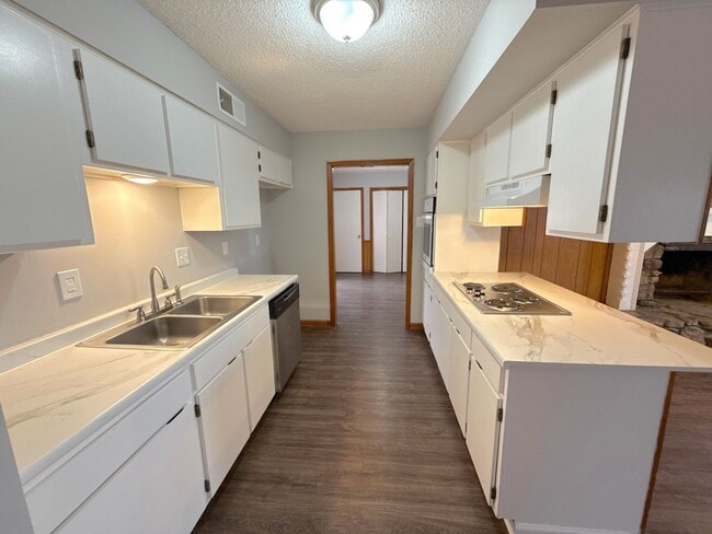 Building Photo - 5315 Yale Rd