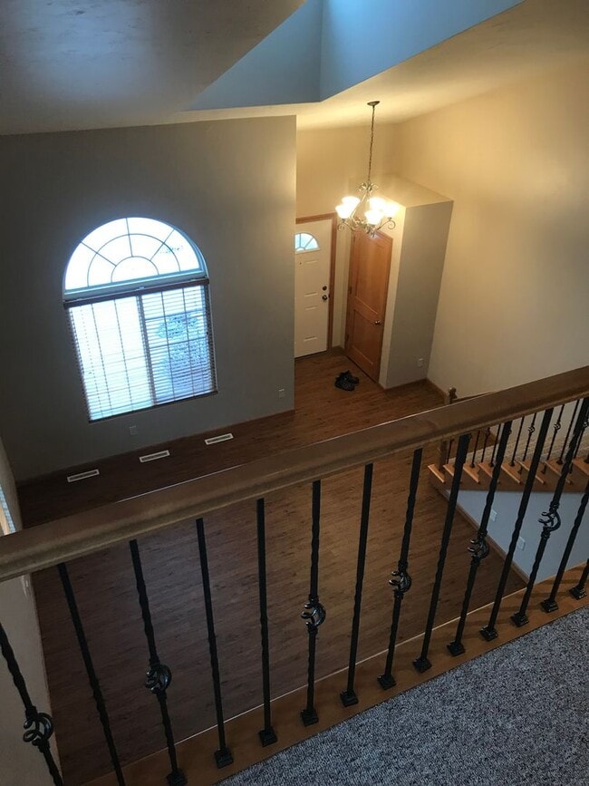 Building Photo - 2100 River Point Ct