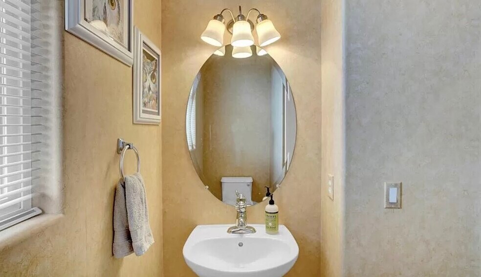 Building Photo - 11840 Bremen Pt