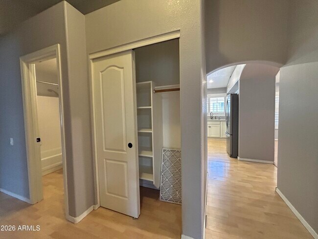 Building Photo - 6250 W Blackhawk Dr