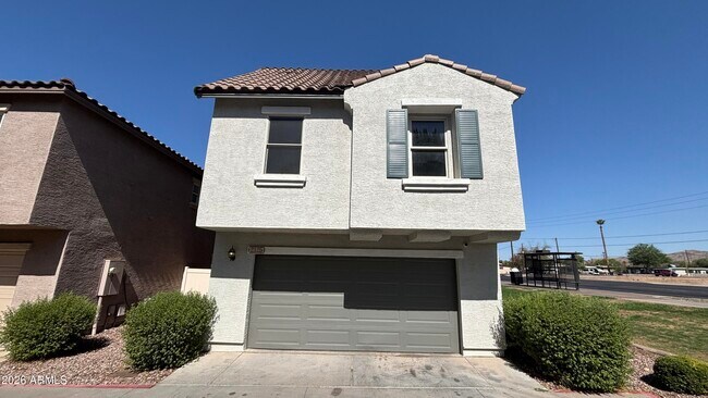 Building Photo - 2125 E Huntington Dr
