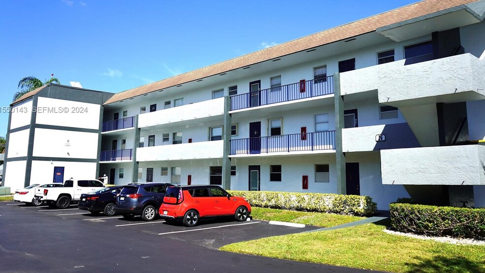 Building Photo - 8330 Sands Point Blvd