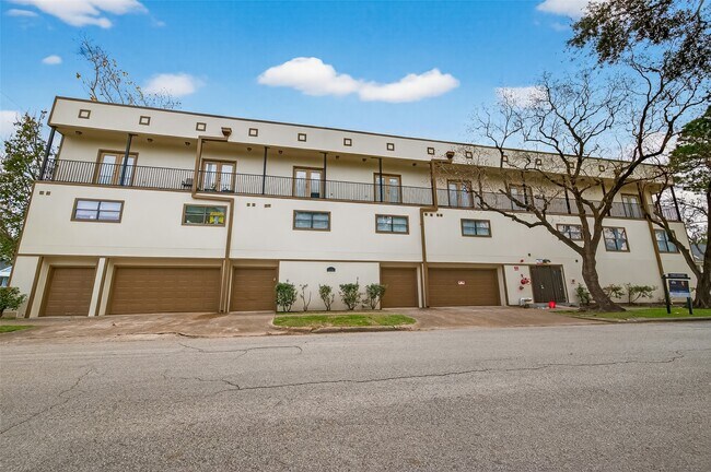 Building Photo - 1342 Rutland St