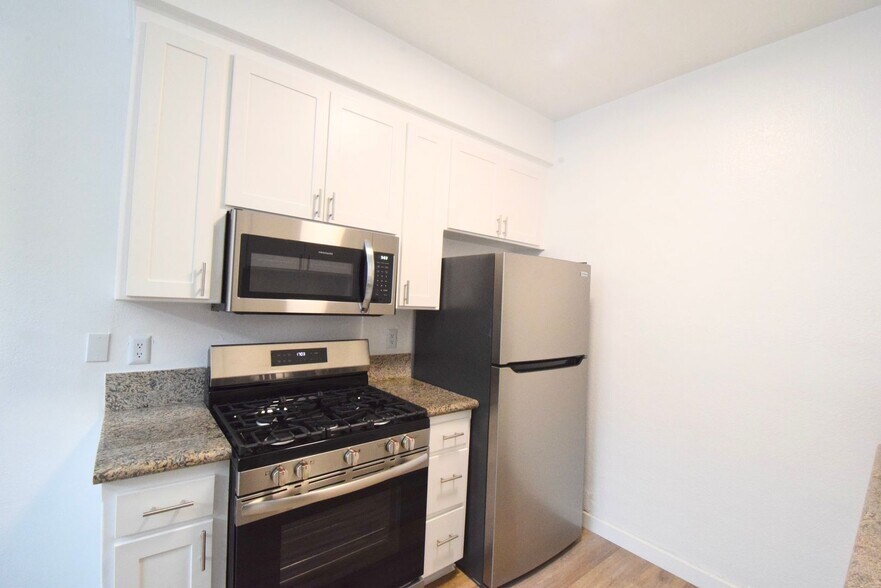 Building Photo - 11107 La Maida St