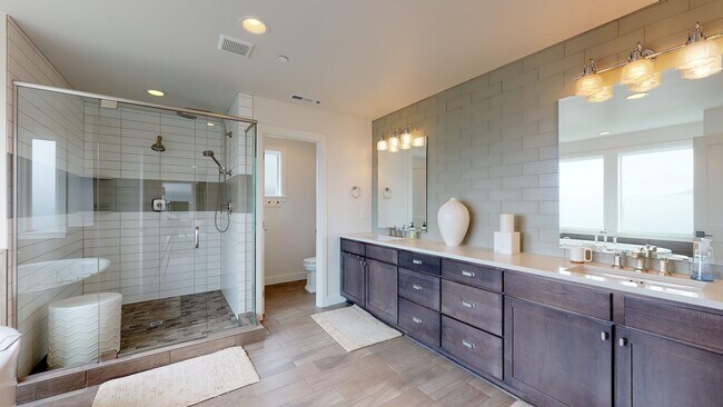 Building Photo - Issaquah highlands 5 bedroom plus Den and 5.5 bathroom newer home with a lot of amenities!!!  A m...