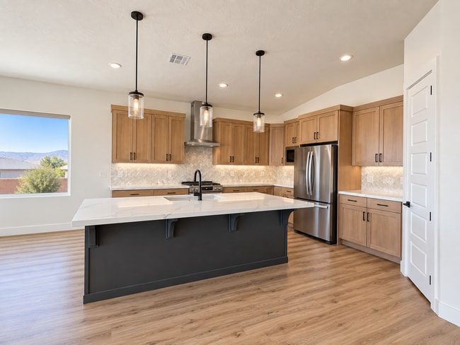 Building Photo - Unobstructed views of Pine Mountain on corner lot.