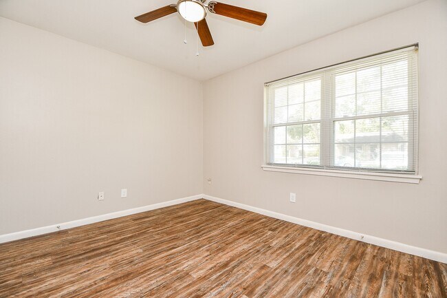 Building Photo - 5715 Ettrick Dr