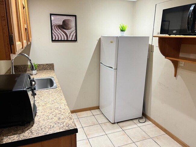 Building Photo - 1511 Legend Trail Dr