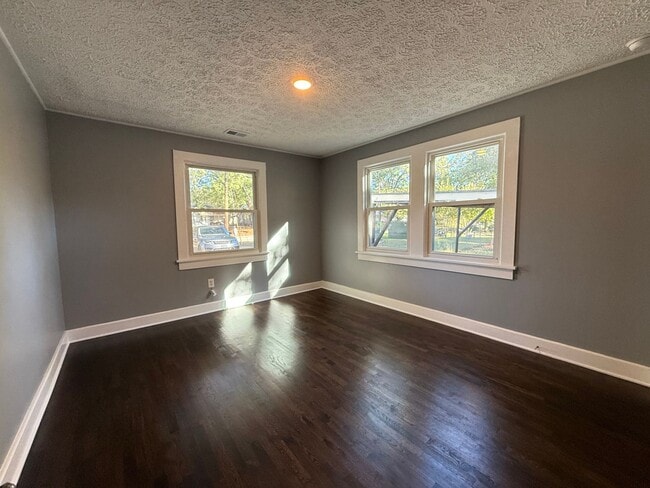 Building Photo - Charming Remodeled 3/2 in Rome, GA