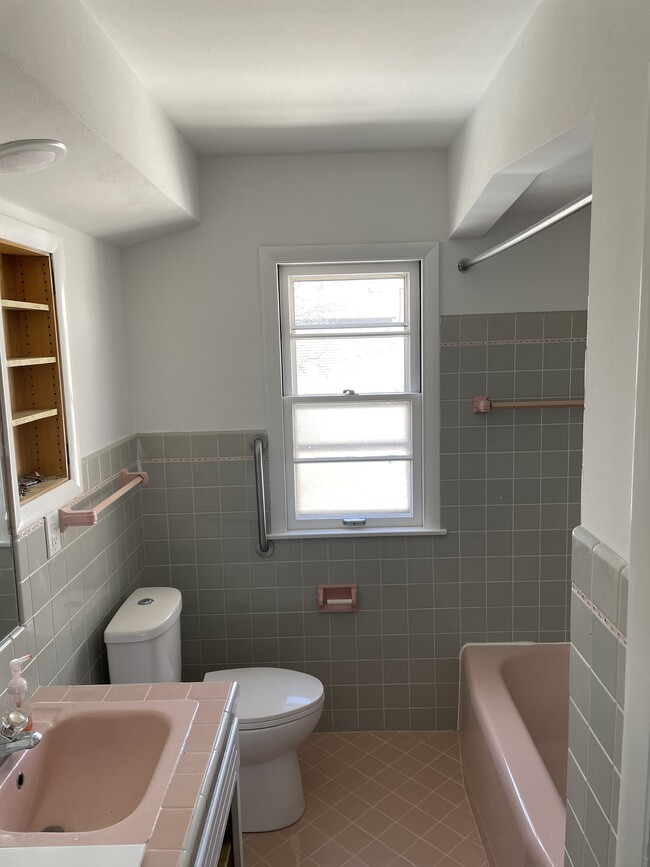 Upper Bathroom - 3137 N 86th St