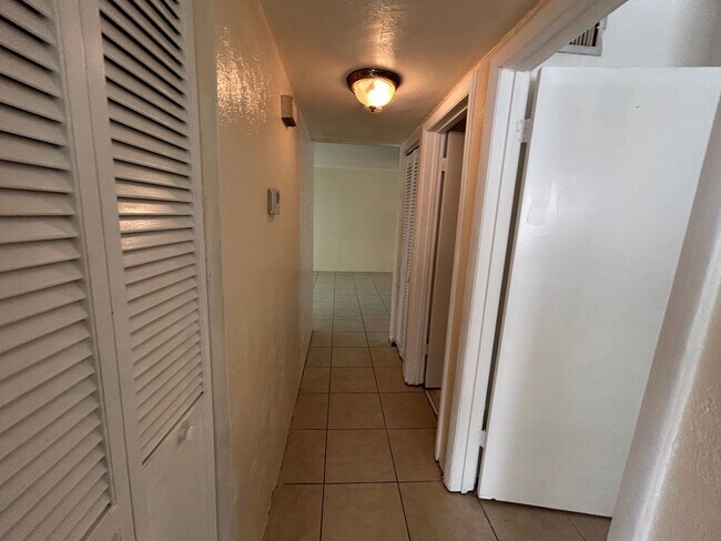 Building Photo - 1221 Kennedy Rd