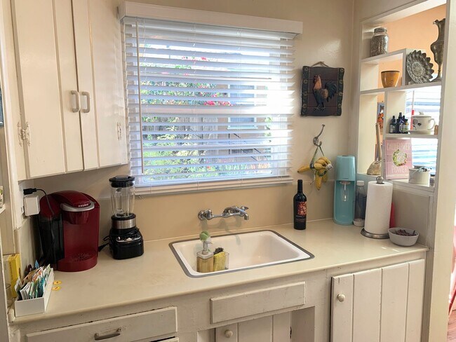 Building Photo - SDPM- LEASE Juan