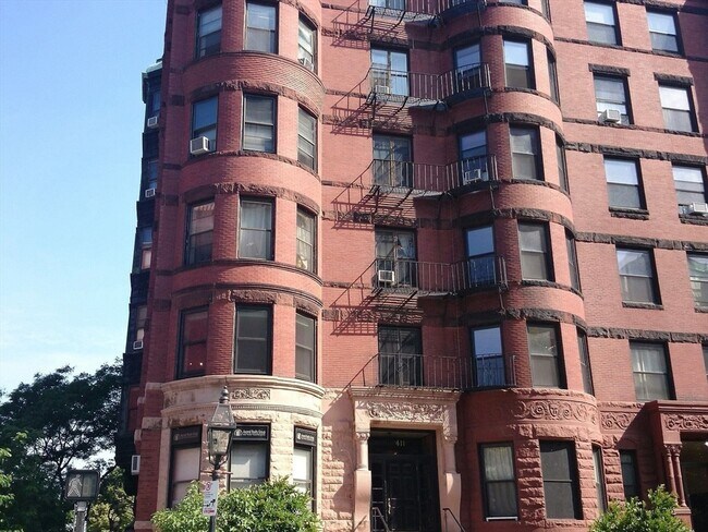 Primary Photo - 411 Marlborough St