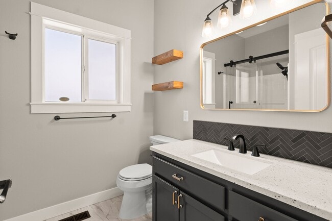 Building Photo - Beautifully Remodeled 3 Bedroom in Gresham...
