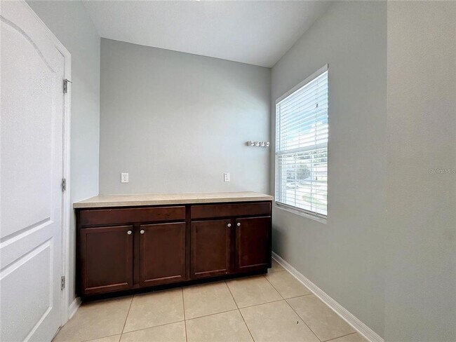 Building Photo - 2572 Limerick Cir