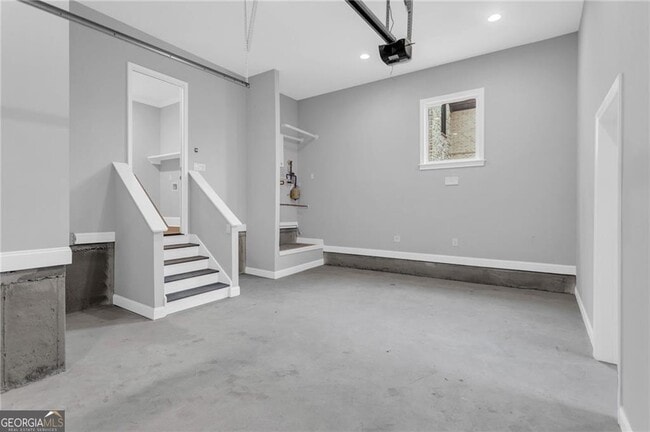 Building Photo - 909 Sunny Meadows Ln