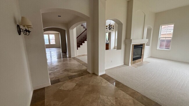 Building Photo - Large lovely home with amazing views!