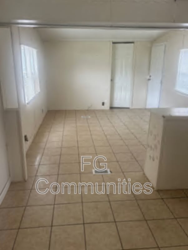 Building Photo - 23 Country Village Dr