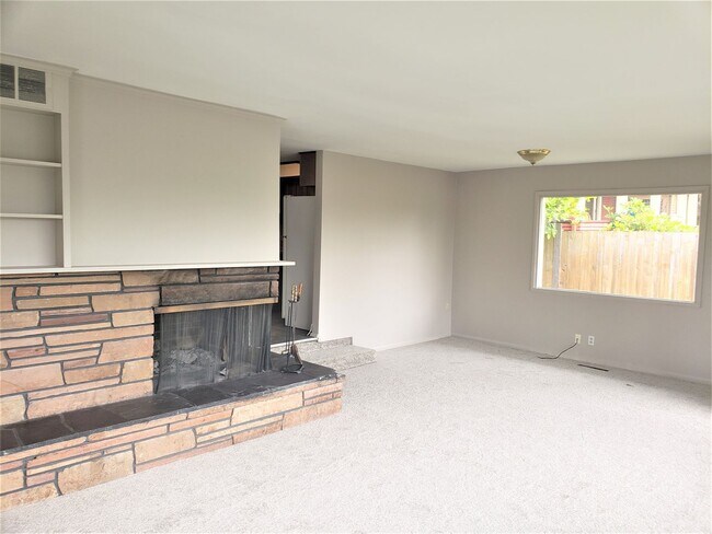 Building Photo - Charming Four Bedroom Home Located Near Cornwall Park.