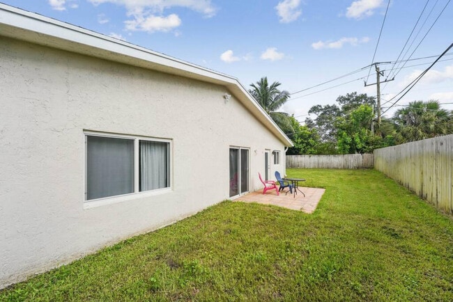 Building Photo - 3133 Albatross Rd