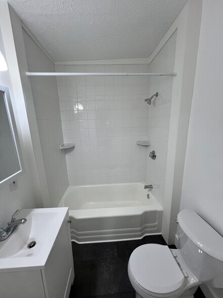 Building Photo - 94 Graham St