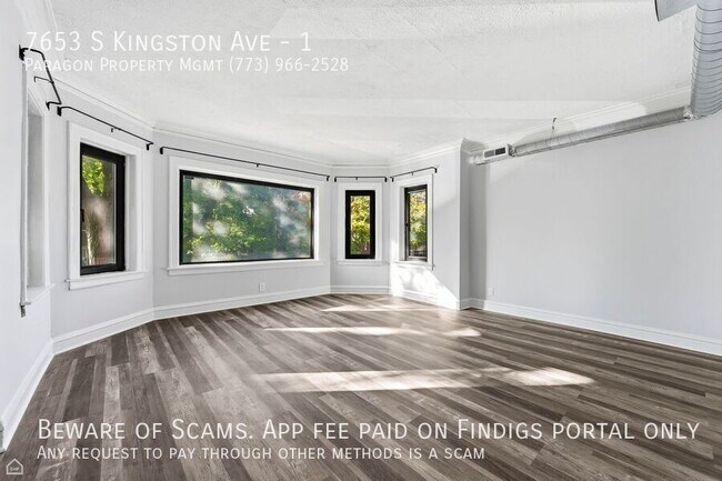 Primary Photo - 7653 S Kingston Ave