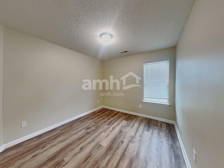 Building Photo - 4832 Asherton Pl NW