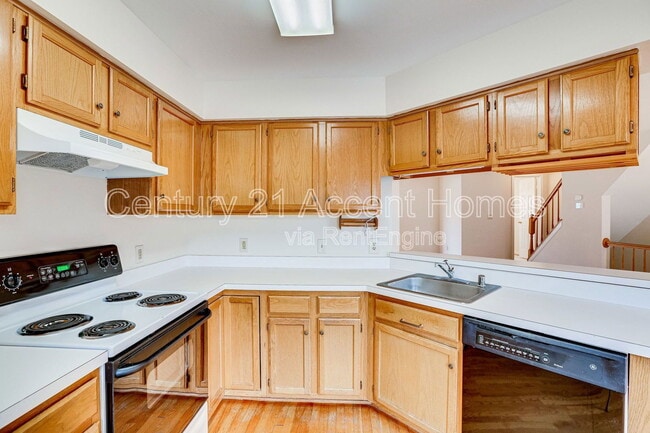 Building Photo - 6008 Keble Dr