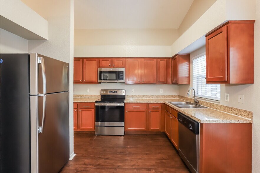 Building Photo - 1717 Tarah Trace Dr