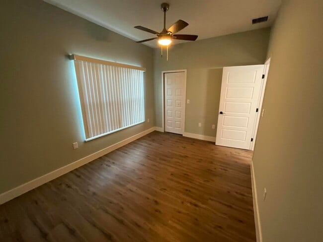 Building Photo - 820 Paddleboard Ct